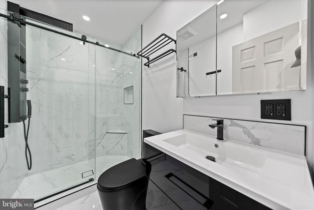 1525 35TH ST NW, Washington, DC 20007