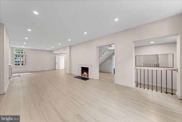 1525 35TH ST NW, Washington, DC 20007
