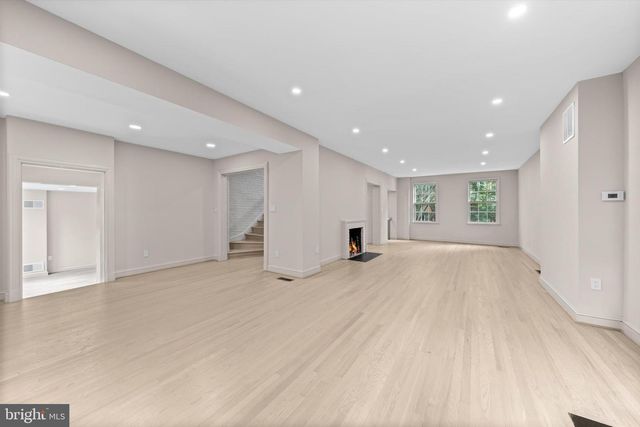 1525 35TH ST NW, Washington, DC 20007