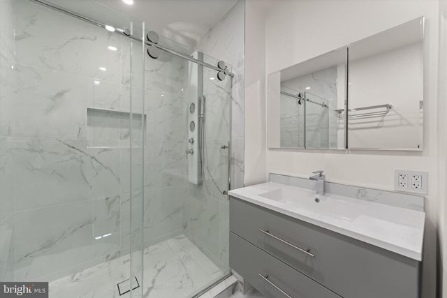 1525 35TH ST NW, Washington, DC 20007
