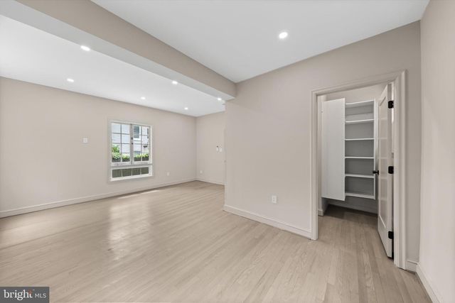 1525 35TH ST NW, Washington, DC 20007