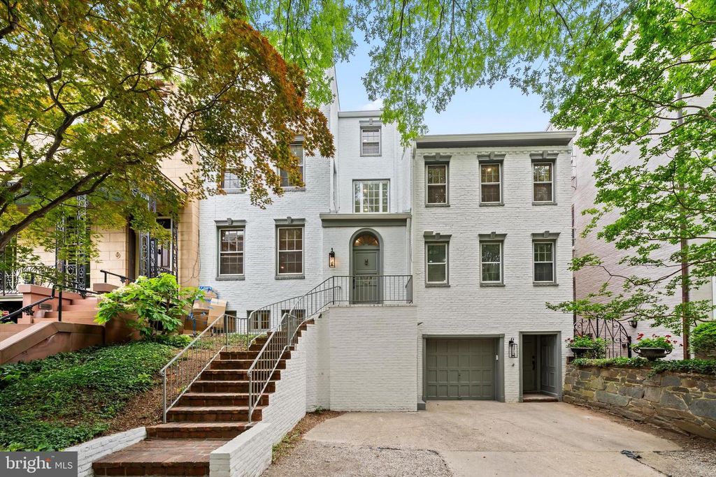 1525 35TH ST NW, Washington, DC 20007