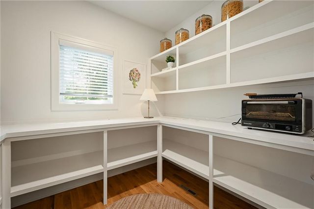 5917 W 61st Terrace, Mission, KS 66202