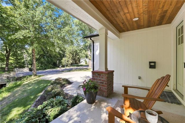 5917 W 61st Terrace, Mission, KS 66202