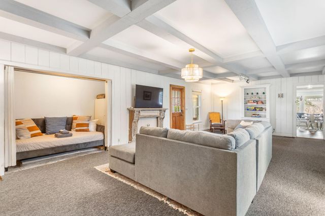 2135 68th Street, Fennville, MI 49408