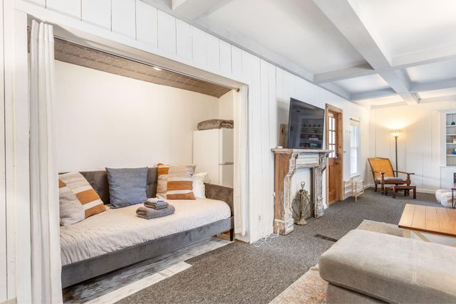 2135 68th Street, Fennville, MI 49408