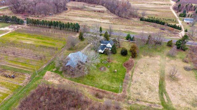 2135 68th Street, Fennville, MI 49408