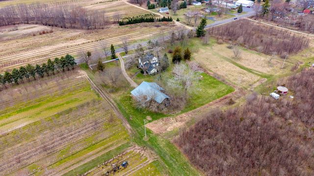 2135 68th Street, Fennville, MI 49408