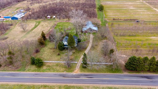 2135 68th Street, Fennville, MI 49408