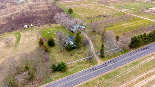 2135 68th Street, Fennville, MI 49408
