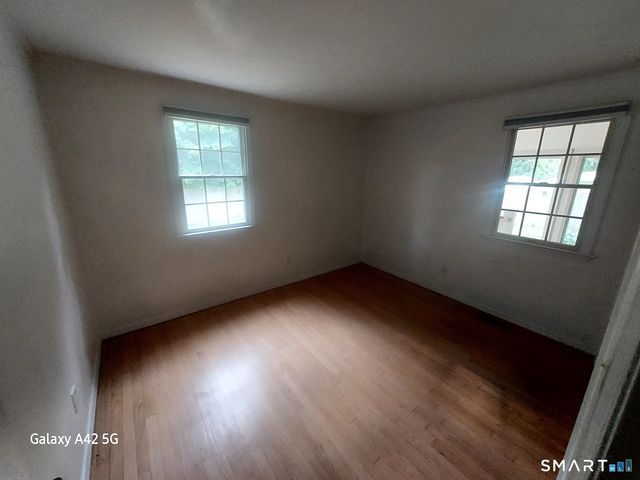 18 Maple Avenue, Essex, CT 06426