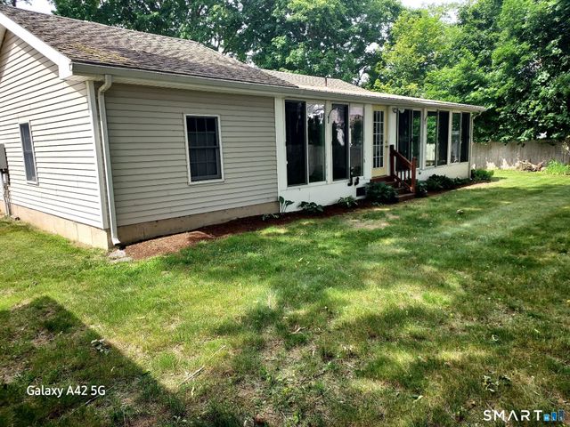 18 Maple Avenue, Essex, CT 06426