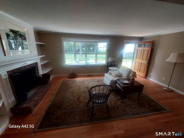 18 Maple Avenue, Essex, CT 06426