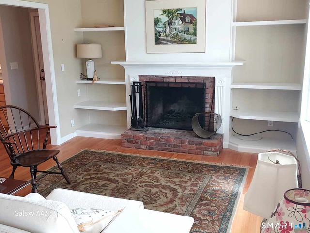 18 Maple Avenue, Essex, CT 06426