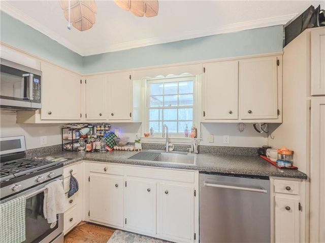 4381 Stoney Creek Court, Loganville, GA 30052