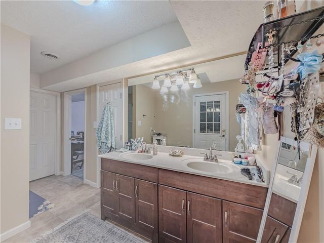 4381 Stoney Creek Court, Loganville, GA 30052