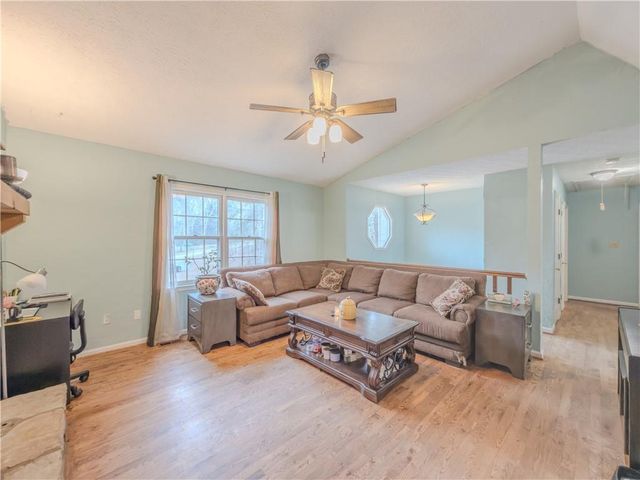 4381 Stoney Creek Court, Loganville, GA 30052