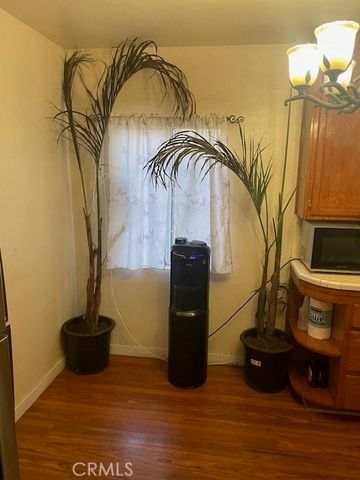 12126 Ainsworth, Los Angeles, CA 90044