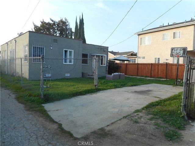 12126 Ainsworth, Los Angeles, CA 90044