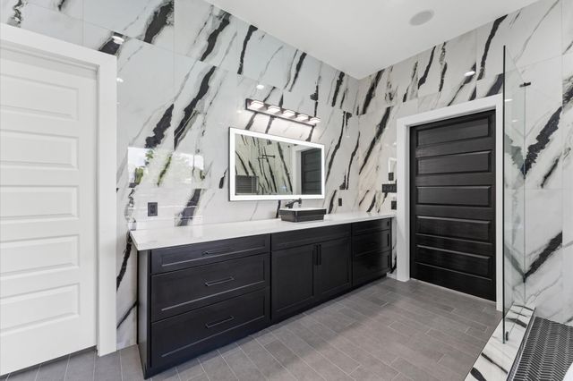 10070 Cedardale Drive, Houston, TX 77055