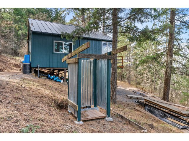 2455 OSBORN CUTOFF Rd, Mosier, OR 97040