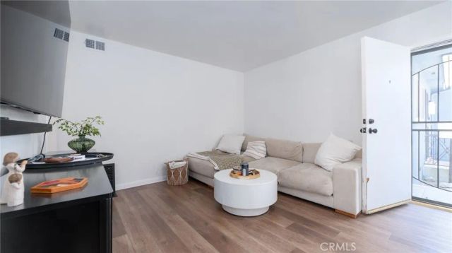 8812 Ramsgate Avenue, Los Angeles, CA 90045