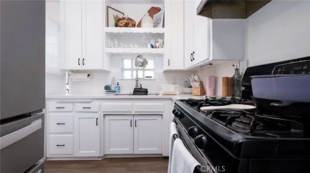 8812 Ramsgate Avenue, Los Angeles, CA 90045