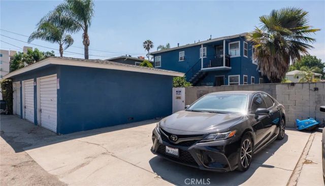 8812 Ramsgate Avenue, Los Angeles, CA 90045