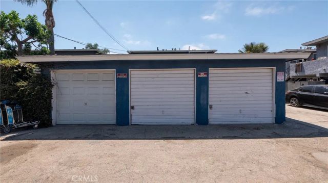 8812 Ramsgate Avenue, Los Angeles, CA 90045