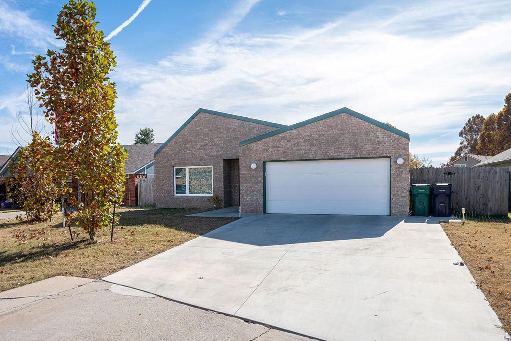 11612 SW 5th Street, Yukon, OK 73099