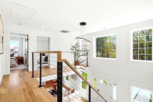 8 Boyd Rd, Woburn, MA 01801