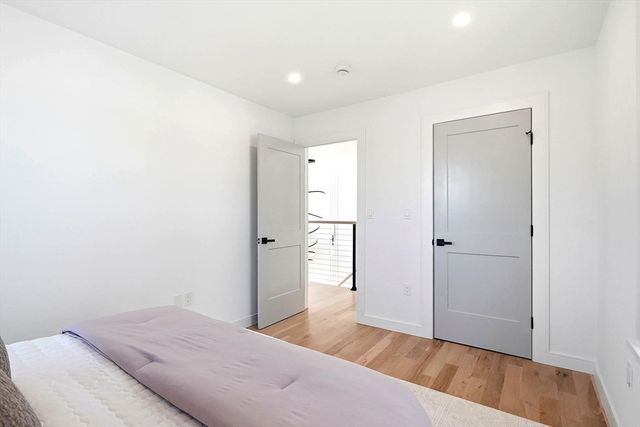 8 Boyd Rd, Woburn, MA 01801