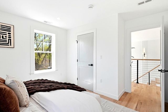 8 Boyd Rd, Woburn, MA 01801