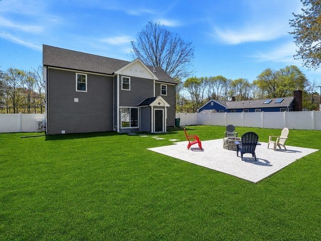 8 Boyd Rd, Woburn, MA 01801