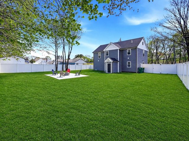 8 Boyd Rd, Woburn, MA 01801