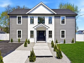 8 Boyd Rd, Woburn, MA 01801