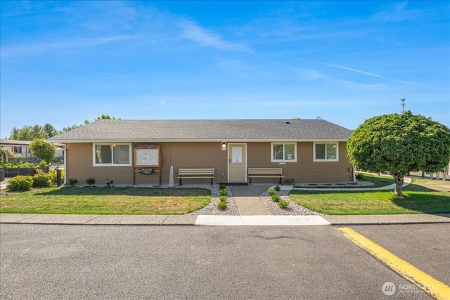 300 SW 7th Avenue #302, Battle Ground, WA 98604