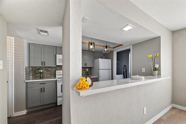 781 Country Place Drive 2054, Houston, TX 77079