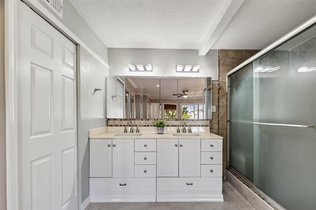 781 Country Place Drive 2054, Houston, TX 77079