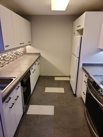 3 Seal Harbor Rd 634, Winthrop, MA 02152