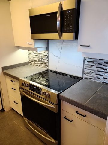 3 Seal Harbor Rd 634, Winthrop, MA 02152