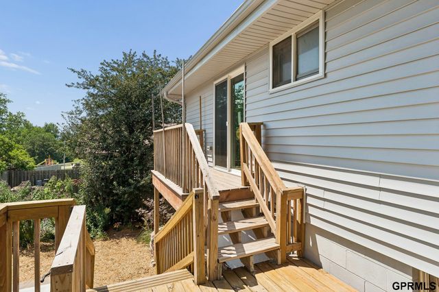 13633 Hascall Street, Omaha, NE 68144