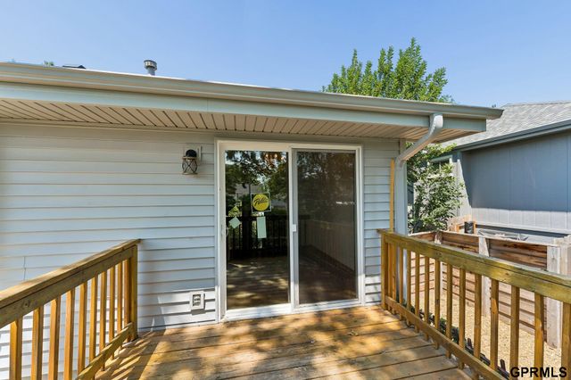 13633 Hascall Street, Omaha, NE 68144