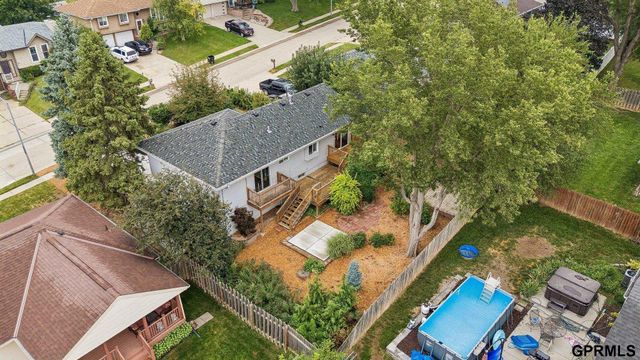 13633 Hascall Street, Omaha, NE 68144