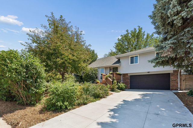 13633 Hascall Street, Omaha, NE 68144