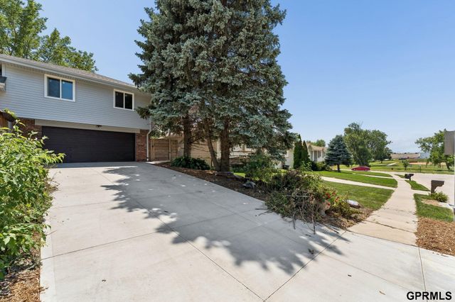 13633 Hascall Street, Omaha, NE 68144