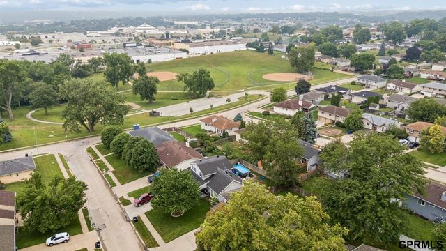 13633 Hascall Street, Omaha, NE 68144