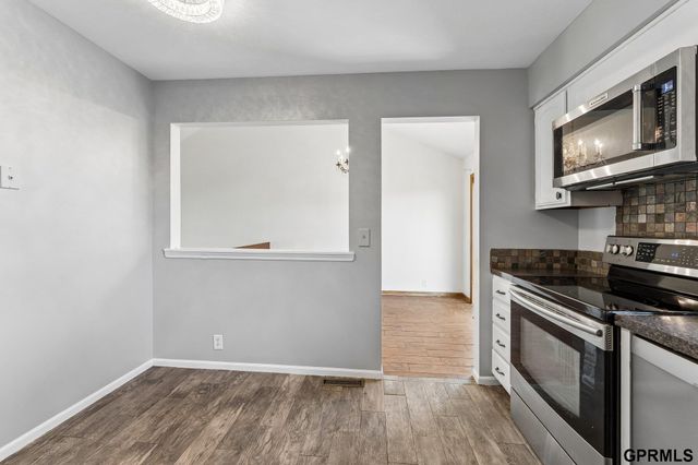 13633 Hascall Street, Omaha, NE 68144