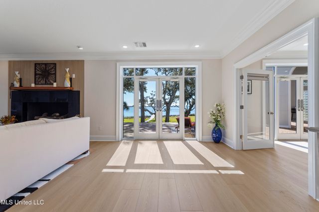 308 Italian Isle Road, Gautier, MS 39553