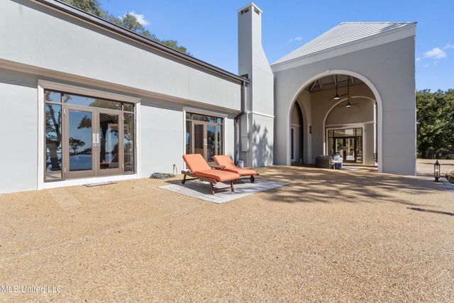 308 Italian Isle Road, Gautier, MS 39553